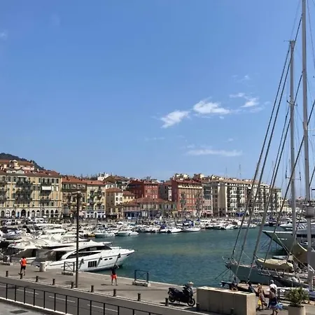 Apartment Beautiful 85m Near The Historic Center Nice